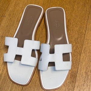 Hermes Oran White Epsom Calfskin leather  Sz EU 38/US 7.5 women’s MINOR FLAWS